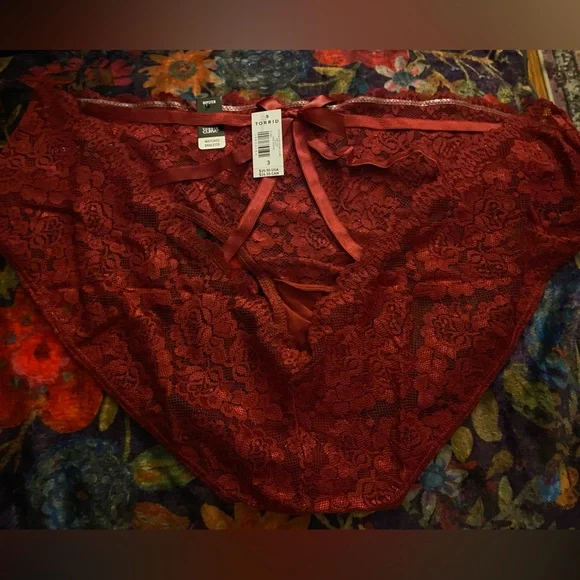 Torrid 2 pair! Size 3 NWT Red lace panties lingerie open back lace detail 2 pair - Picture 11 of 11